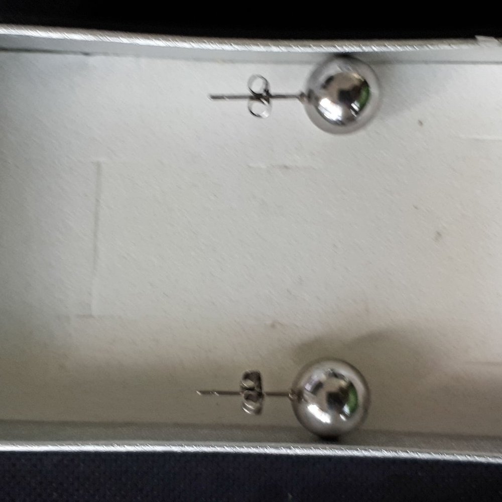 Metal earrings - Picture 3 of 6